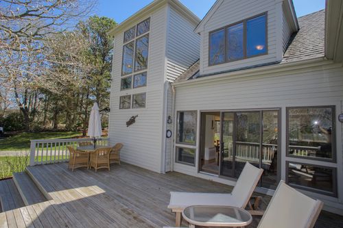 237 Lagoon Pond Rd, Vineyard Haven, MA, 02568-5517 | Card Image