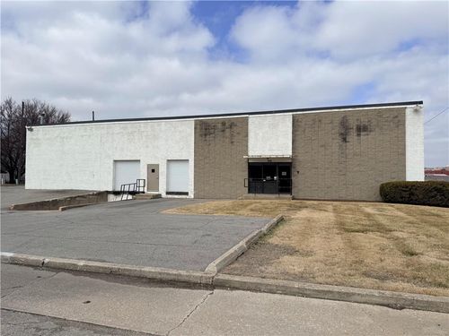 1224 S 6th St, Saint Joseph, MO, 64501-3636 | Card Image