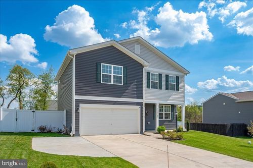 11216 Cross Fields Dr, WAYNESBORO, PA, 17268-7621 | Card Image