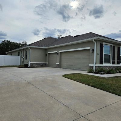 Side Entry Oversized 3 car Garage with Sink | Image 3