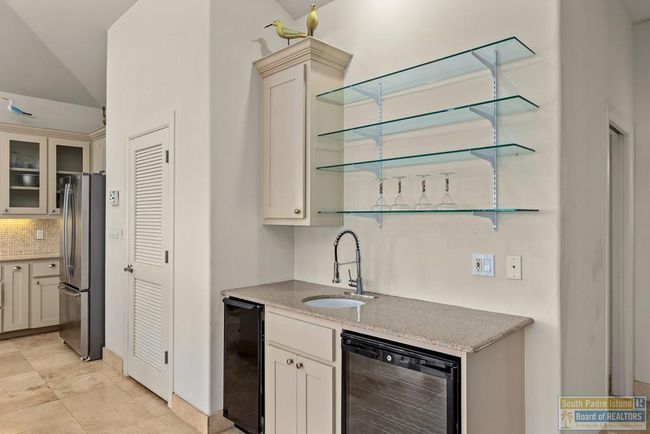 813 Tarpon Ave, House other with 3 bedrooms, 3 bathrooms and 1 parking in Port Isabel TX | Image 15