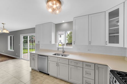 615 Red Barn Trl, Bolingbrook, IL, 60490-3151 | Card Image