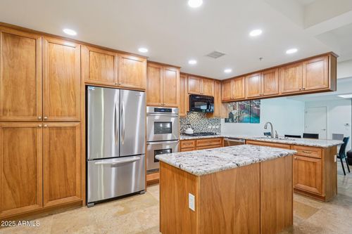 2002-7161 E Rancho Vista Dr, Scottsdale, AZ, 85251-1495 | Card Image