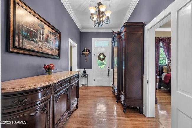 Front Door and Foyer | Image 6