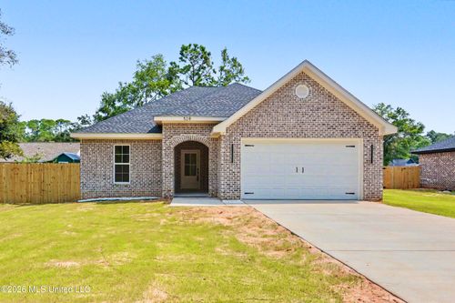 528 Plum St, Ocean Springs, MS, 39564-8442 | Card Image