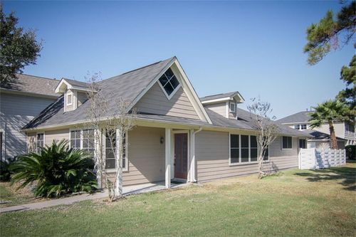 10111 Farrell Dr, Houston, TX, 77070-4520 | Card Image
