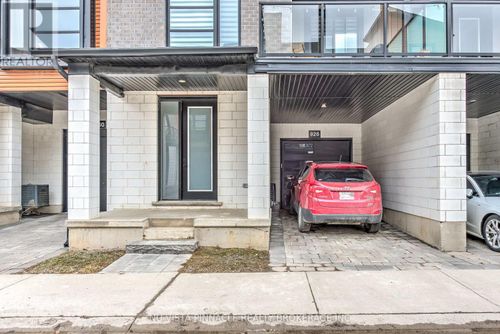 926 Battery Pk, London, ON, N6H0J7 | Card Image