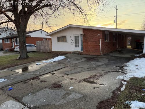 29449 Everett St, Southfield, MI, 48076-2213 | Card Image