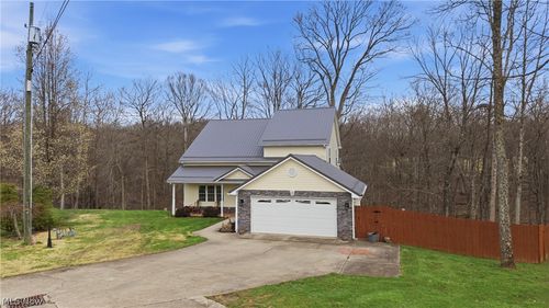 40 Cory Dr, Parkersburg, WV, 26104-8373 | Card Image