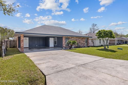 123 Sea Pines Dr, Youngsville, LA, 70592-5207 | Card Image