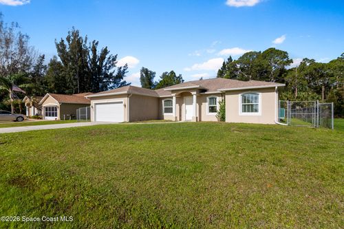 486 Avocado Rd Nw, PALM BAY, FL, 32907-1825 | Card Image