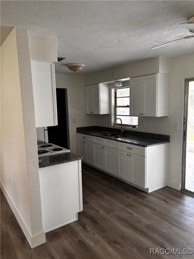 35 Osceola St, House other with 3 bedrooms, 1 bathrooms and null parking in Beverly Hills FL | Image 4