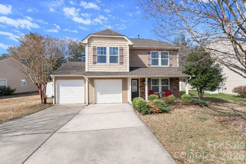 1123 Valley St, Statesville, NC, 28677-3577 | Card Image