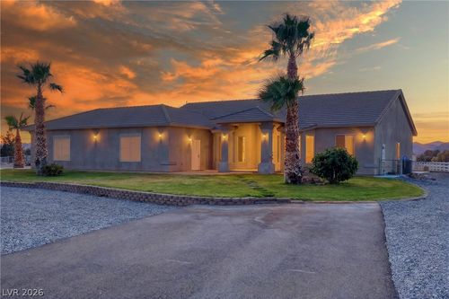 880 Benson Cir, Pahrump, NV, 89060-4524 | Card Image