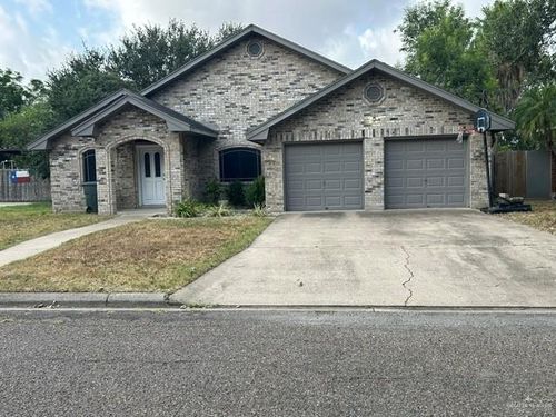214 W 17th St, San Juan, TX, 78589-2584 | Card Image