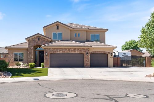 3270 S Lauralwood Cir, St George, UT, 84790 | Card Image