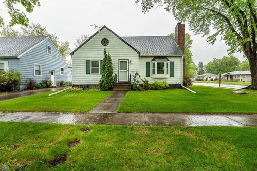 502 13th St N, Moorhead, MN, 56560-2140 | Card Image