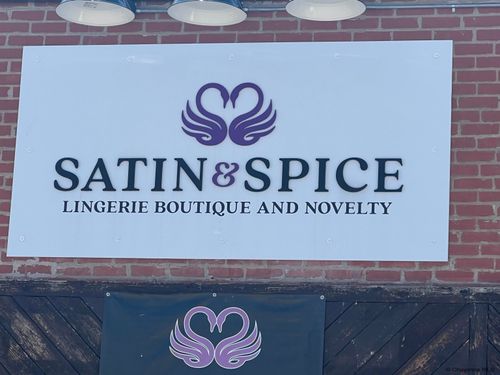 803 W 21st St, Cheyenne, WY, 82001-3422 | Card Image