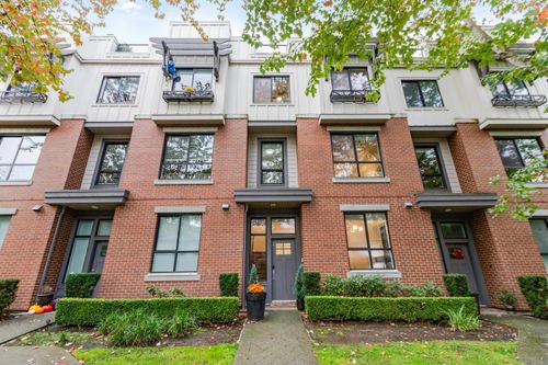 {{alt}} | Card Image