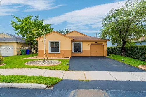 220 Nw 207th Way, Pembroke Pines, FL, 33029-3509 | Card Image