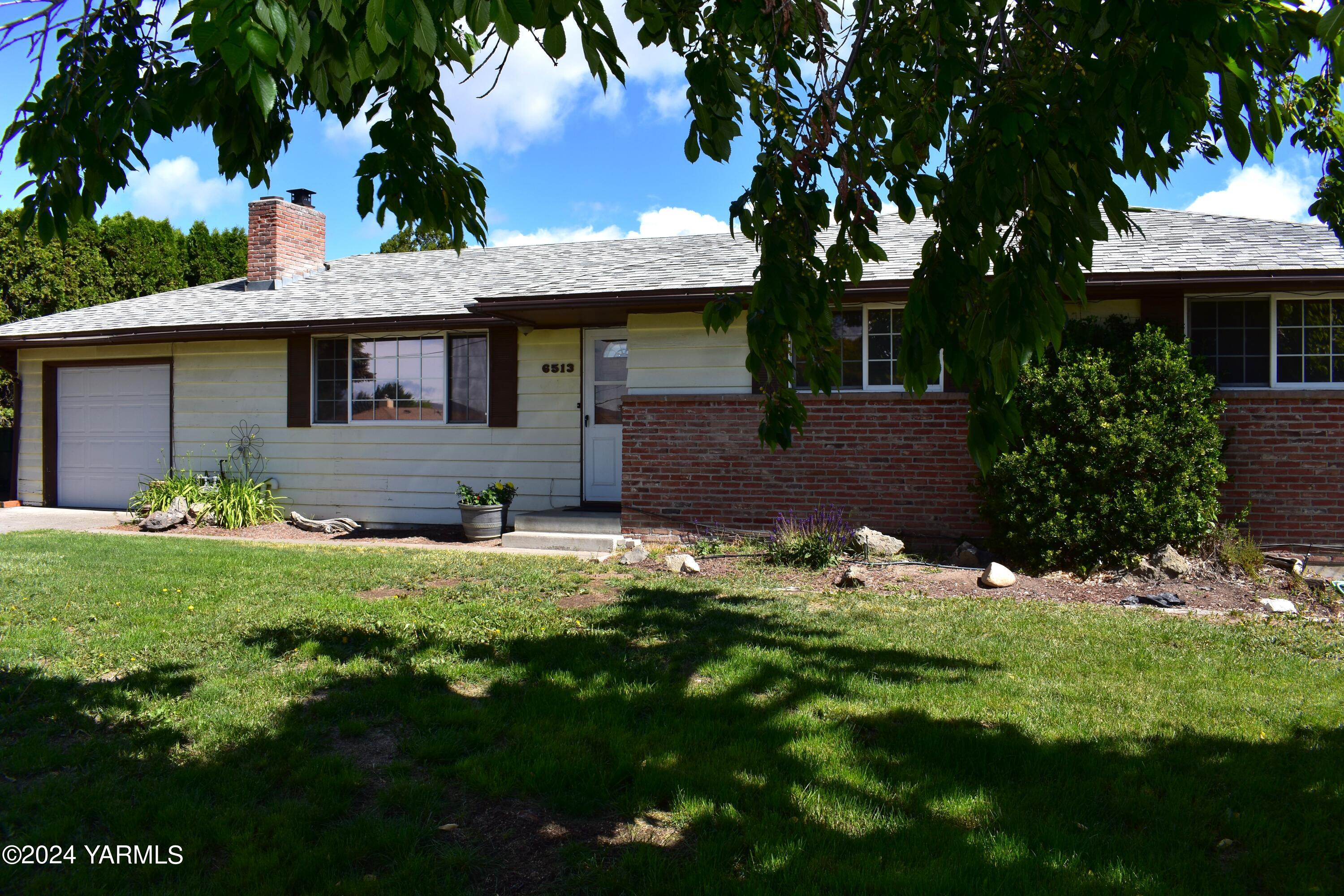 Chestnut Ave, Yakima, WA 98908