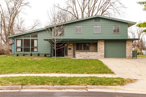 107 Hunziker Cir, Ames, IA, 50010-5022 | Card Image