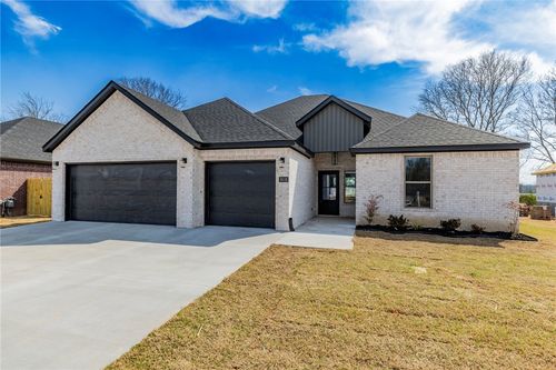 808 W Kelley Ann St, Siloam Springs, AR, 72761 | Card Image