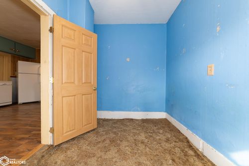 2002 5th St, Perry, IA, 50220-1128 | Card Image