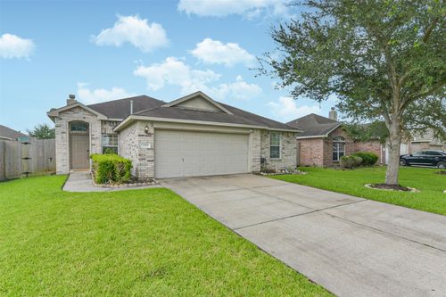 225 Splintered Arrow Dr, La Marque, TX, 77568-6621 | Card Image