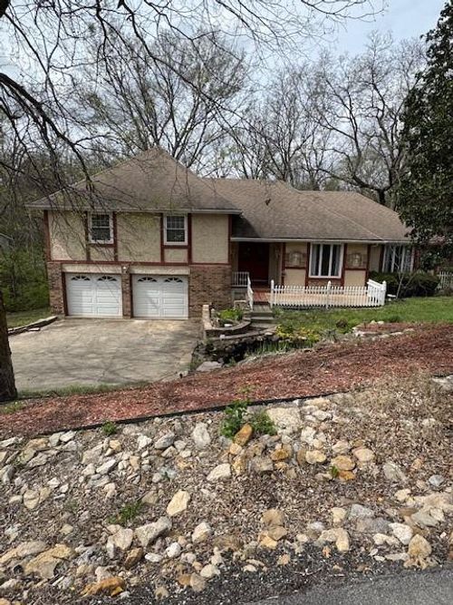 19220 W 87th Ln, Lenexa, KS, 66220-2504 | Card Image