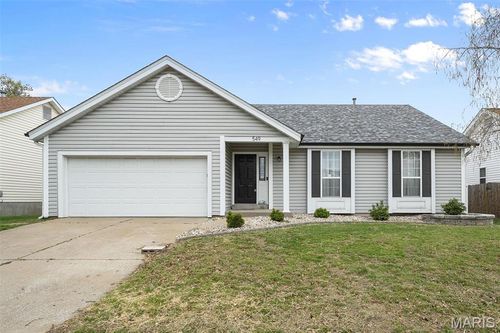 549 Rancho Ln, Florissant, MO, 63031-1677 | Card Image