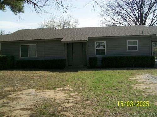 303 Willow St, Lone Grove, OK, 73443-9401 | Card Image