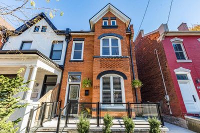 220 Hughson St N, Townhouse with 4 bedrooms, 2 bathrooms and 3 parking in Hamilton ON | Image 3