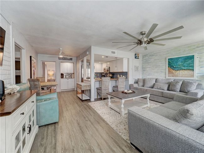 APT-121 - 4901 State Highway 361, Condo with 2 bedrooms, 2 bathrooms and null parking in Port Aransas TX | Image 7