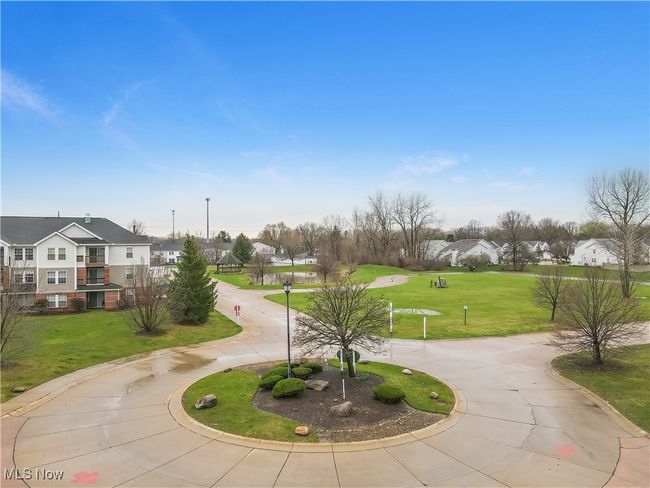 APT-339 - 23003 Chandlers Ln, Condo with 3 bedrooms, 2 bathrooms and null parking in Olmsted Falls OH | Image 7