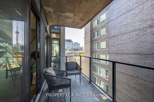 1012 - 111 Bathurst St, Condo with 2 bedrooms, 2 bathrooms and null parking in Toronto ON | Image 21