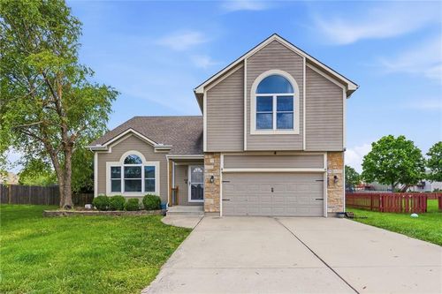 603 Mayberry Ct, Raymore, MO, 64083-8266 | Card Image