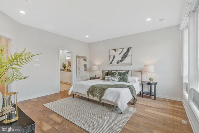 11724 Paysons Way, Townhouse with 4 bedrooms, 5 bathrooms and null parking in RESTON VA | Image 25