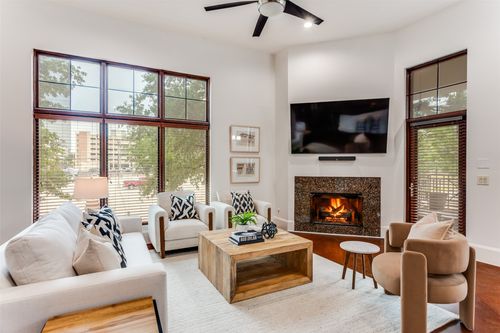 220-601 E 1st St, Fort Worth, TX, 76102-3201 | Card Image