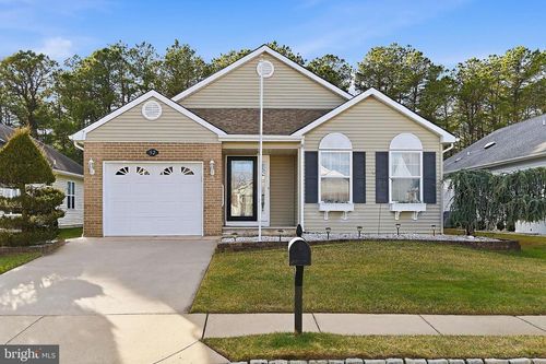 52 Canterbury Ln, Toms River, NJ, 08757-6589 | Card Image