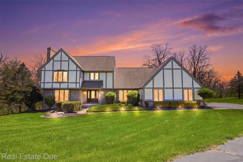 6514 Mountview Ct, Brighton, MI, 48116-9778 | Card Image