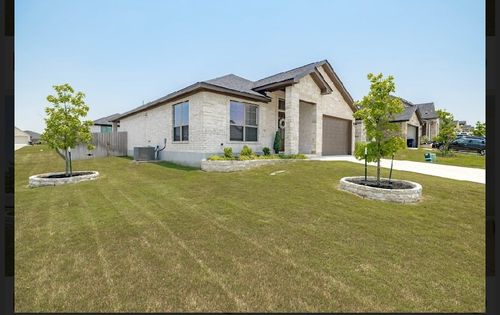 501 Seabiscuit Dr, Jarrell, TX, 76537-1978 | Card Image