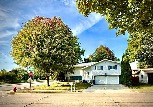 2471 E Mark Dr, Sheboygan, WI, 53083-4322 | Card Image