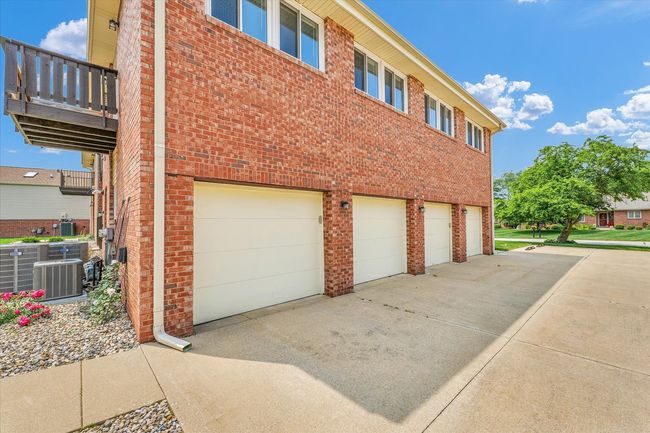 8 - 8 Fields E, Condo with 2 bedrooms, 2 bathrooms and 1 parking in Champaign IL | Image 28