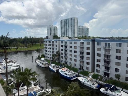 apt-704-1700 Nw North River Dr, Miami, FL, 33125-2351 | Card Image
