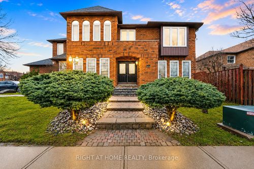 39 Banner Rd, Brampton, ON, L6X4K8 | Card Image