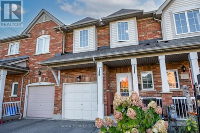 62 Plantation Crt, Townhouse with 3 bedrooms, 3 bathrooms and 2 parking in Whitby ON | Image 3