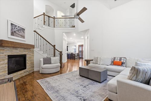 2511 Charlie Bird Pkwy, Farmers Branch, TX, 75234-3621 | Card Image