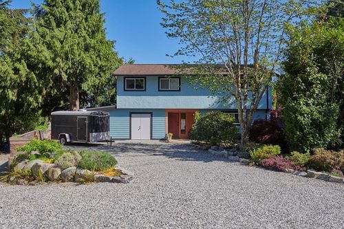 1454 Davidson Rd, Gibsons, BC, V0N1V6 | Card Image