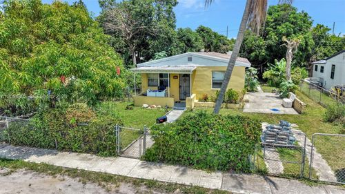 15601 Ne 15th Ave, North Miami Beach, FL, 33162-5606 | Card Image